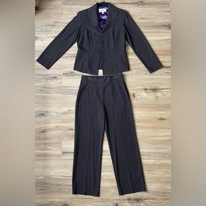 Size is 6P. Black. Brand is Danny & Nicole.